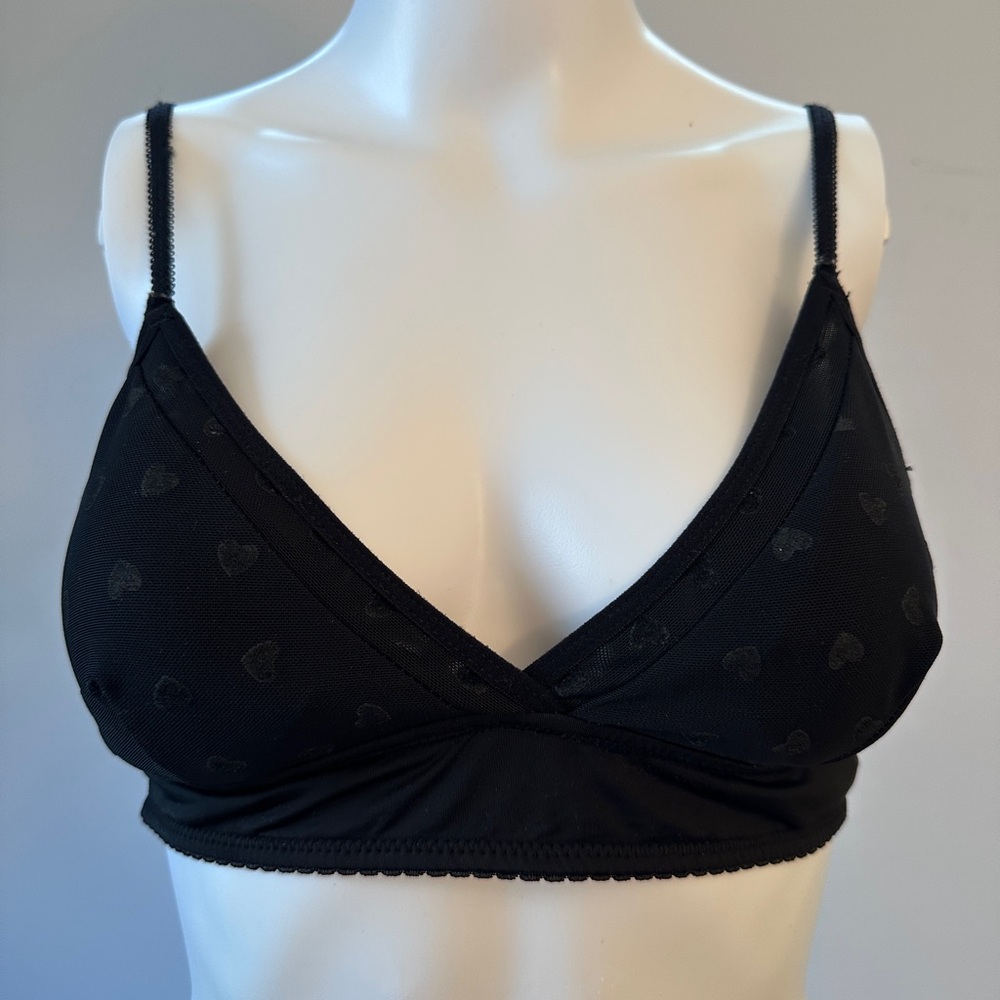 Forever 21 Black Wireless Heart-Print Bralette